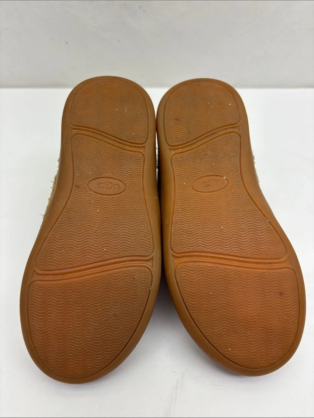 UGG Brown Suede Kids Boots with Red Laces, size 11 for toddler boy, box 74